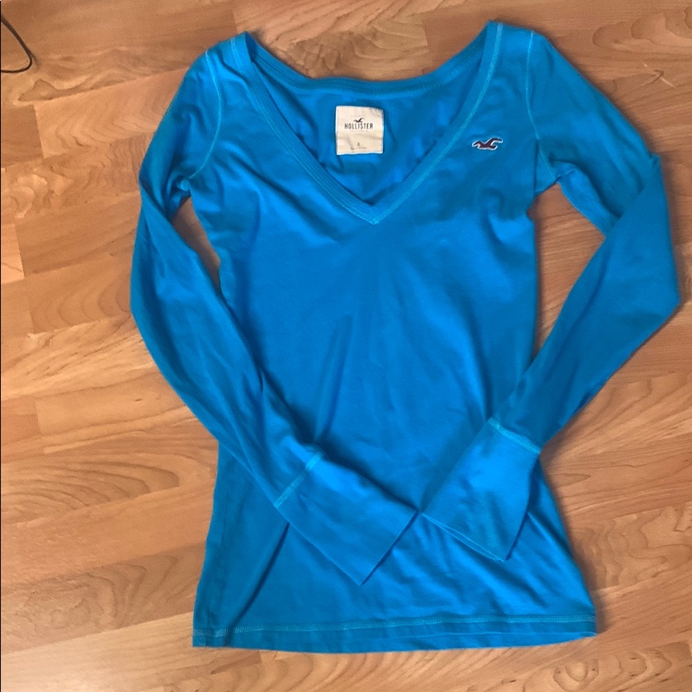 (SOLD) small blue hollister long sleeve